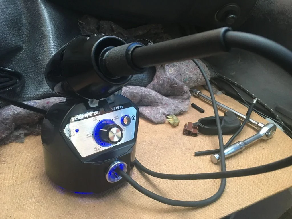 Terminate the battery feed and connect it to relay pin 30