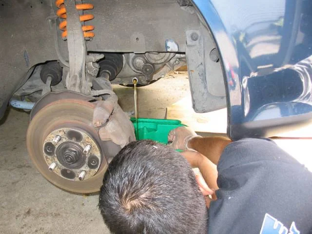 Pop the lower ball joints