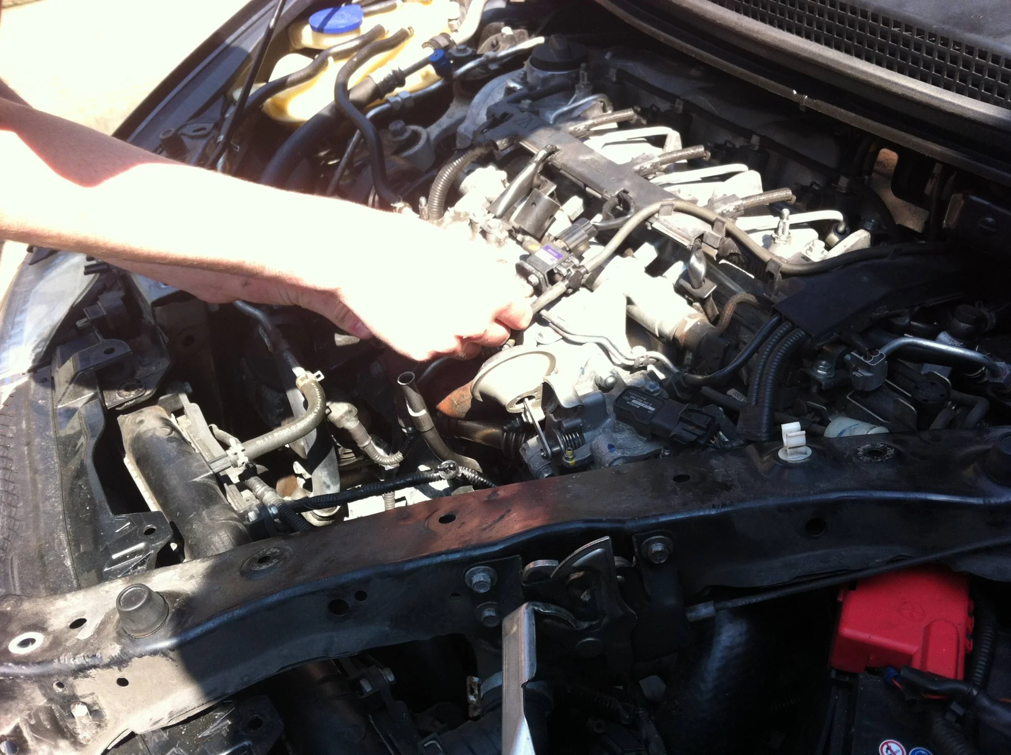 Honda Civic 2.2 i-CTDi Diesel EGR Valve Removal and Cleaning