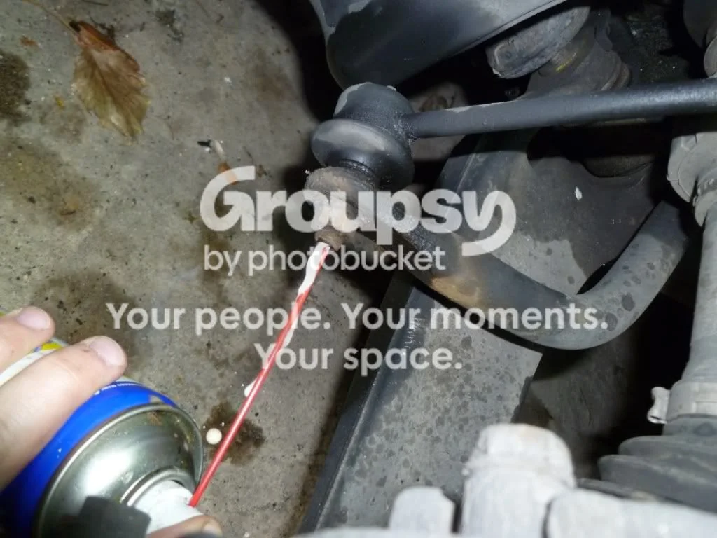 Honda Civic (FN2) Front Anti-Roll Bar Drop Link Replacement