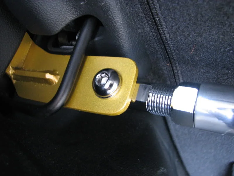 Honda Fit (GE8) J's Racing Rear C-Pillar Bar Installation